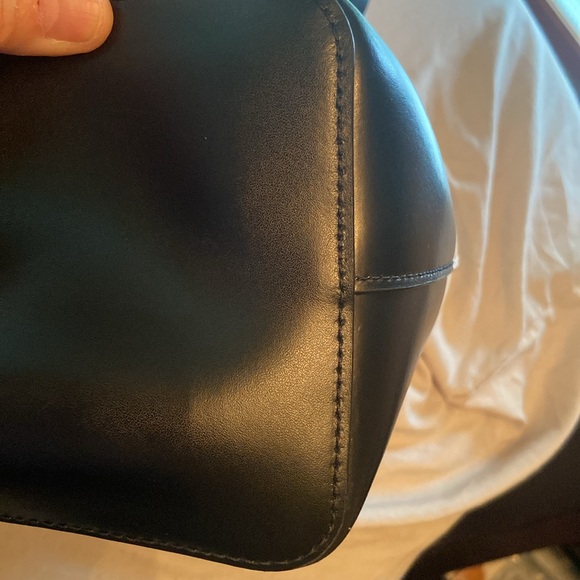 Kate Spade Red Floral Black and White Tote that comes with matching wallet - Picture 10 of 12